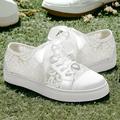 Per donna scarpe da sposa Scarpe da ginnastica Feste Scarpe da sposa Con diamantini Fiori di raso Lacci Piatto Punta tonda stile sveglio Informale Comoda Di pizzo Raso Con lacci intrecciali Bianco
