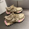 Scarpe Casual in pelle calda per le donne Sneakers di tendenza alla moda per le donne lacci