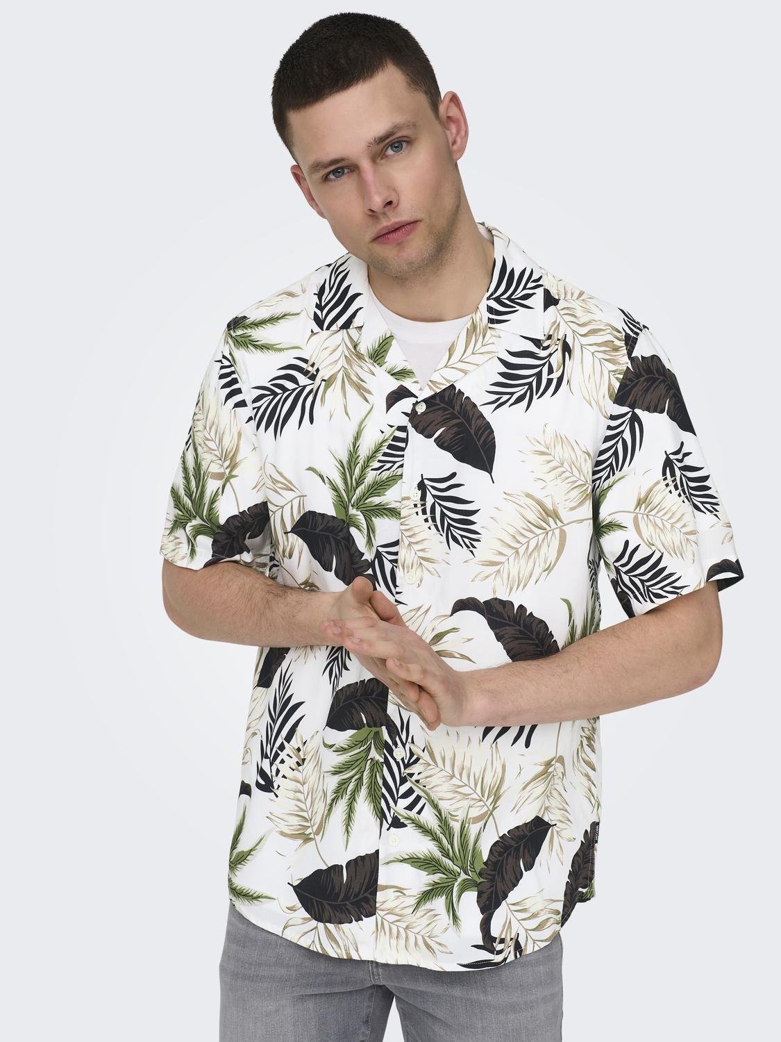 Hawaiihemd ONLY & SONS "ONSWAYNE LIFE AOP SS VISCOSE SHIRT NOOS", Herren, Gr. L, N-Gr, weiß (antique weiß), Web, Obermaterial: 100% Viskose, gemustert, regular fit normal, Hemden Image