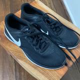 Nike Shoes | Nike Marathon Running Shoes/Sneakers Nike Womens Wmns Flex 2016 Rn Black | Color: Black/White | Size: 10