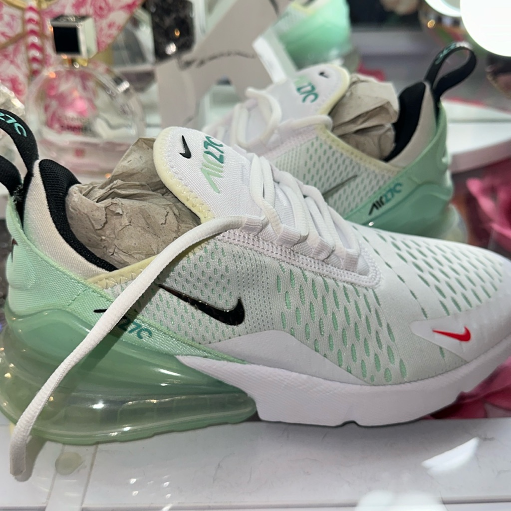 Nike Shoes | Brand New Minty Green And White Nike Air Max Size Women’s 7 Never Been Worn | Color: Green/White | Size: 7