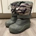 Columbia Shoes | Columbia Kid's Size 3 Camo Snow Boots Powderbug Plus Ii Waterproof Outdoor Shoes | Color: Gray/Purple | Size: 3g