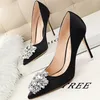 BIGTREE Kitten Heels Metall Strass Frau Pumpen Hochzeit Schuhe High Heels Schuhe Gold Silber Sexy Partei Schuhe Große größe 43