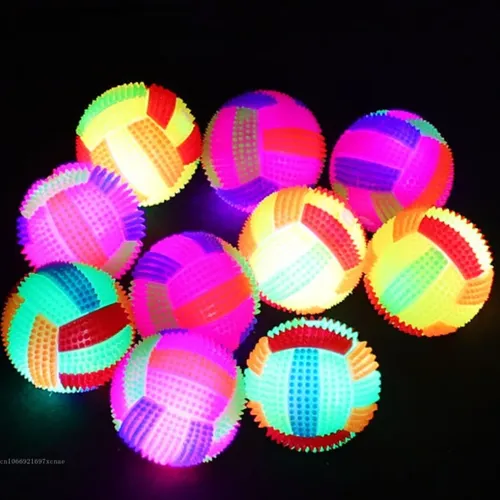 1pc Haustier leuchtendes Geräusch Spielzeug Hundes pielzeug bunte leuchtende elastische Kugel kauen