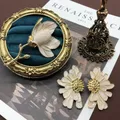 Western Antique Earrings Elegant Enamel White Flower Brooches Vintage Stud Earrings Flowers Pins