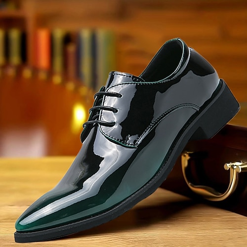 Herren Oxford-Schuhe aus grünem Lackleder mit Farbverlauf, glänzende Schnürschuhe für formelle Anlässe für Hochzeiten und Geschäftsveranstaltungen Image