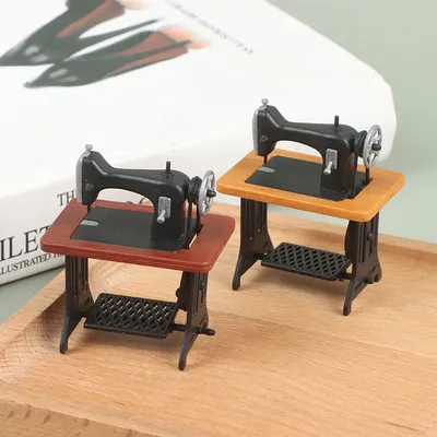 Dollhouse Decor Miniature Furniture Wooden Sewing Machine with Thread Scissors Accessories for Dolls