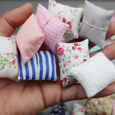 4pcs 1/12 Mini Dollhouse Miniature Wooden Sofa Cushion Pillow Simulation Furniture Model Toys Doll