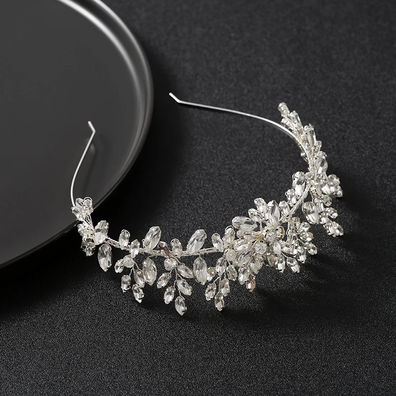 Icazo Bridal Wedding Classic Hair Band Artificial Crystal Suitable for Banquet, Party, and Holiday Headwear