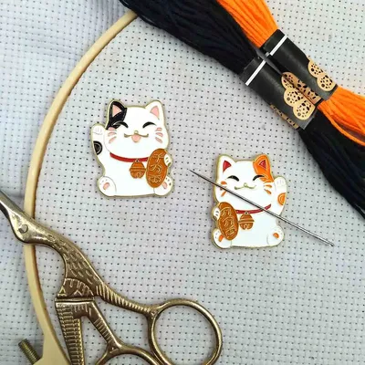 Fortune Cats Magnetic Needle Minders for Cross Stitch Set Sewing Magnet Needle Keeper Finder