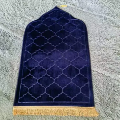 Flannel Prayer Mat for Muslim Ramadan Thick Printing Carpet Worship Kneel Embossing Floor Carpet