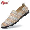 Yrzl Slipper Männer Freizeit schuhe braunes Kleid Schuhe Slip on Mokassins Männer Wohnungen Schuhe bequeme Größe 46 Modemarke Slipper Männer