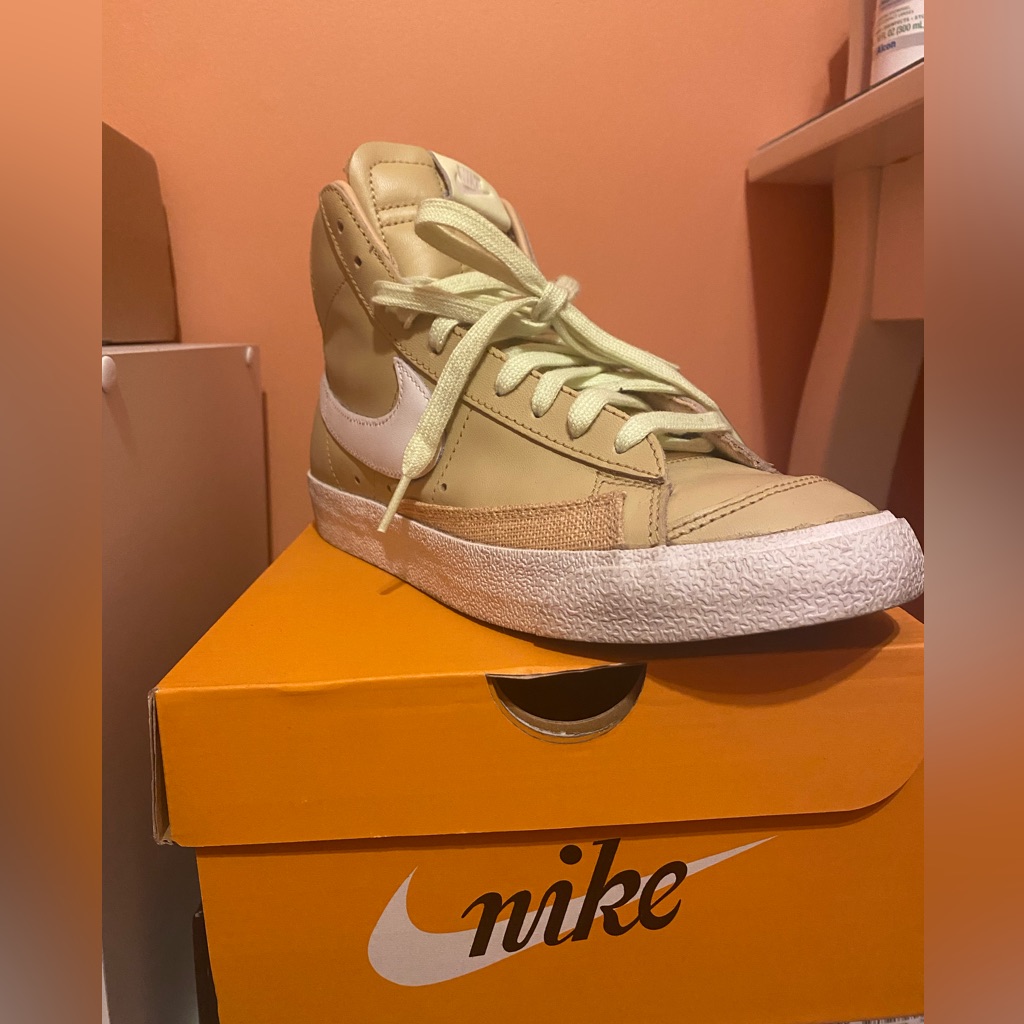 Nike Shoes | Womens Nike Blazer Mid ‘77 Beige And Green Size 8.5 | Color: Tan | Size: 8.5