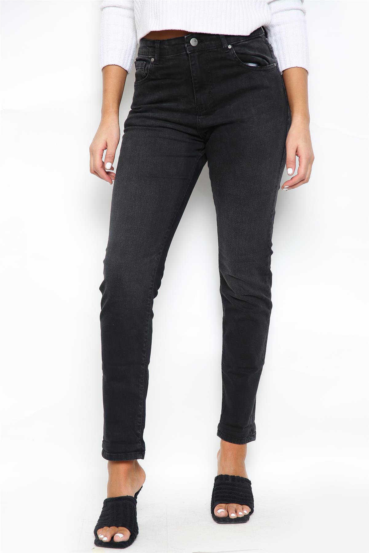 MYT Ladies Mom Jeans in Schwarz Image