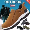 2025 neue Casual Schuhe Männer Turnschuhe Outdoor Wanderschuhe Müßiggänger Männer Bequeme Schuhe Männliche Schuhe Licht Plus Größe 48