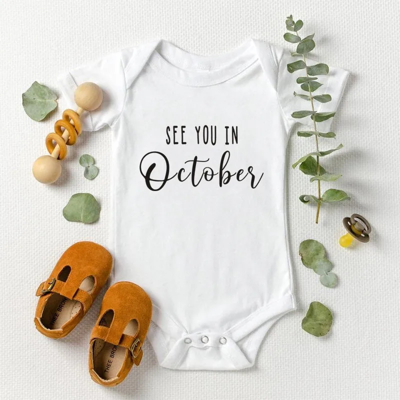 Annonce de bébé vous voir en octobre, corps de bébé, révéler la grossesse, barboteuse personnalisée, cadeau de réception-cadeau pour bébé, 100% coton