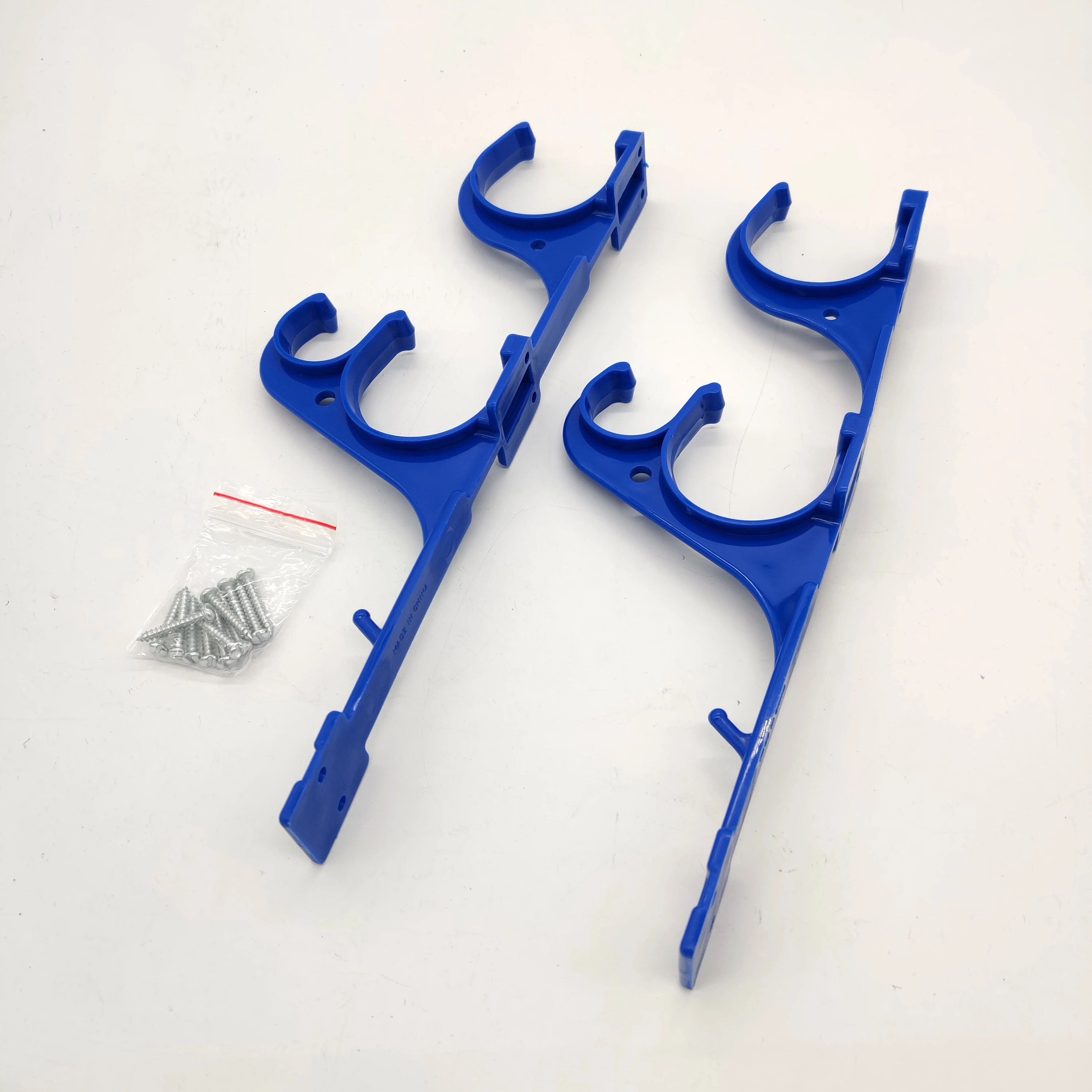 Cintres pour poteaux de piscine, crochet de suspension pour poteaux de piscine, support en plastique pour poteaux télescopiques, râteaux à feuilles, tuyaux sous vide, brosses, filet d'écumoire
