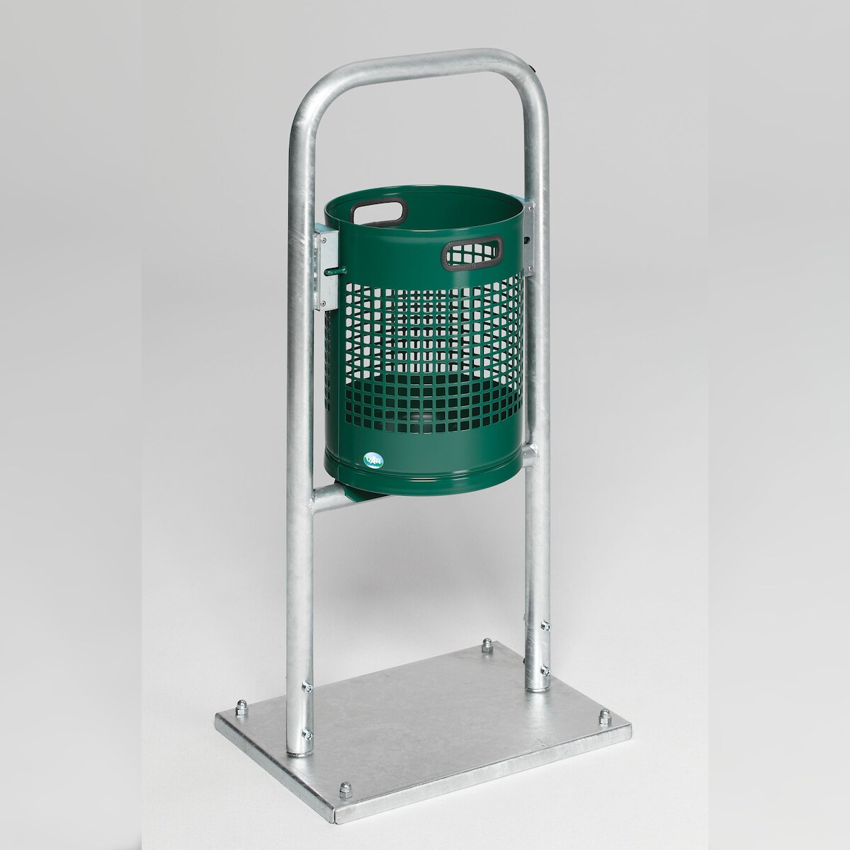 PROREGAL Klassischer gelochter Abfallsammler für Außenbereich | Rohrbogen | mit Bodenplatte | HxBxT 115x49x43cm | Stahl | Grün | Mülleimer Abfalleimer Image