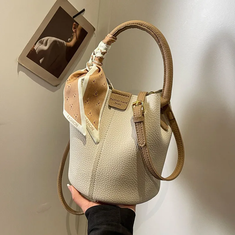 Sac à main à moraillon en fil PU pour femme, poche à fermeture éclair intérieure, solide, mode initiée, offre spéciale, 2024