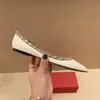 2025, trendige flache Schuhe für Damen, luxuriöses Leder, flacher Mund, spitze Zehen, Nieten, flache Absätze, klassische Mode, einzelne Schuhe, Größe 33–44