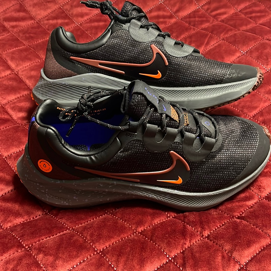 Nike Shoes | Dc3727-200 Nike Wind Flow Shield Men’s Size 8 Worn Once | Color: Black/Orange | Size: 8