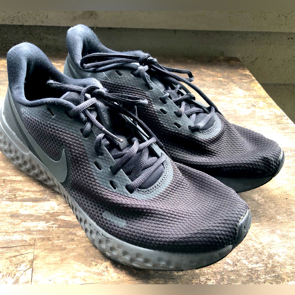 Nike Shoes | Men Nike Revolution 5 Running/Athletic Shoes Sneaker Black/Anthracite Size 9 | Color: Black | Size: 9