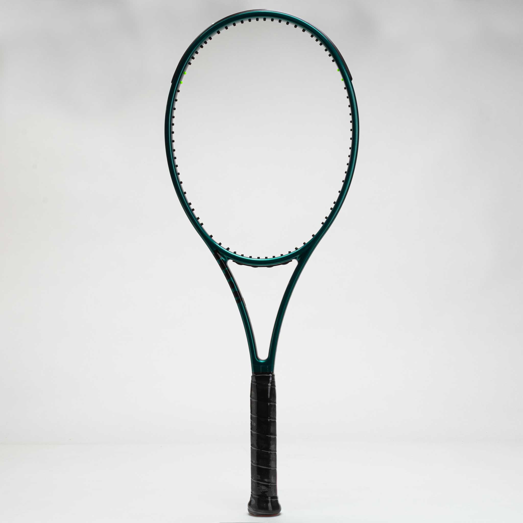 Wilson Blade Pro 98 18x20 v9 Tennis Racquets