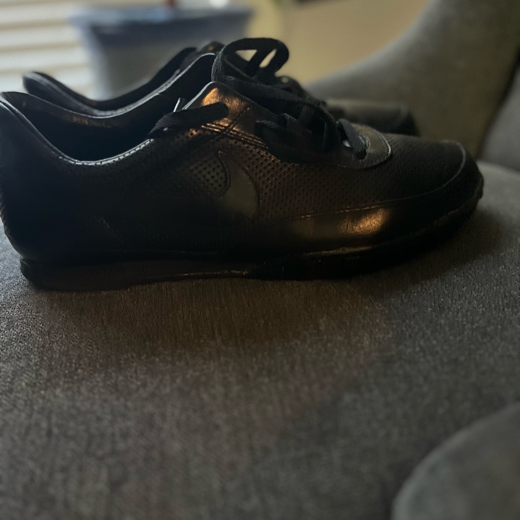 Nike Shoes | Black Casual Nike Men’s Shoes | Color: Black | Size: 10.5