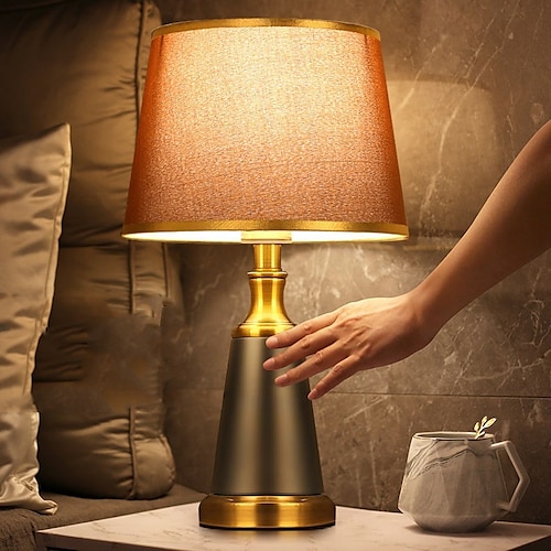 tischlampe schlafzimmer europäisch kreativ romantisch warm amerikanisch modern einfach touch nordisch licht luxus nachttischlampe Image