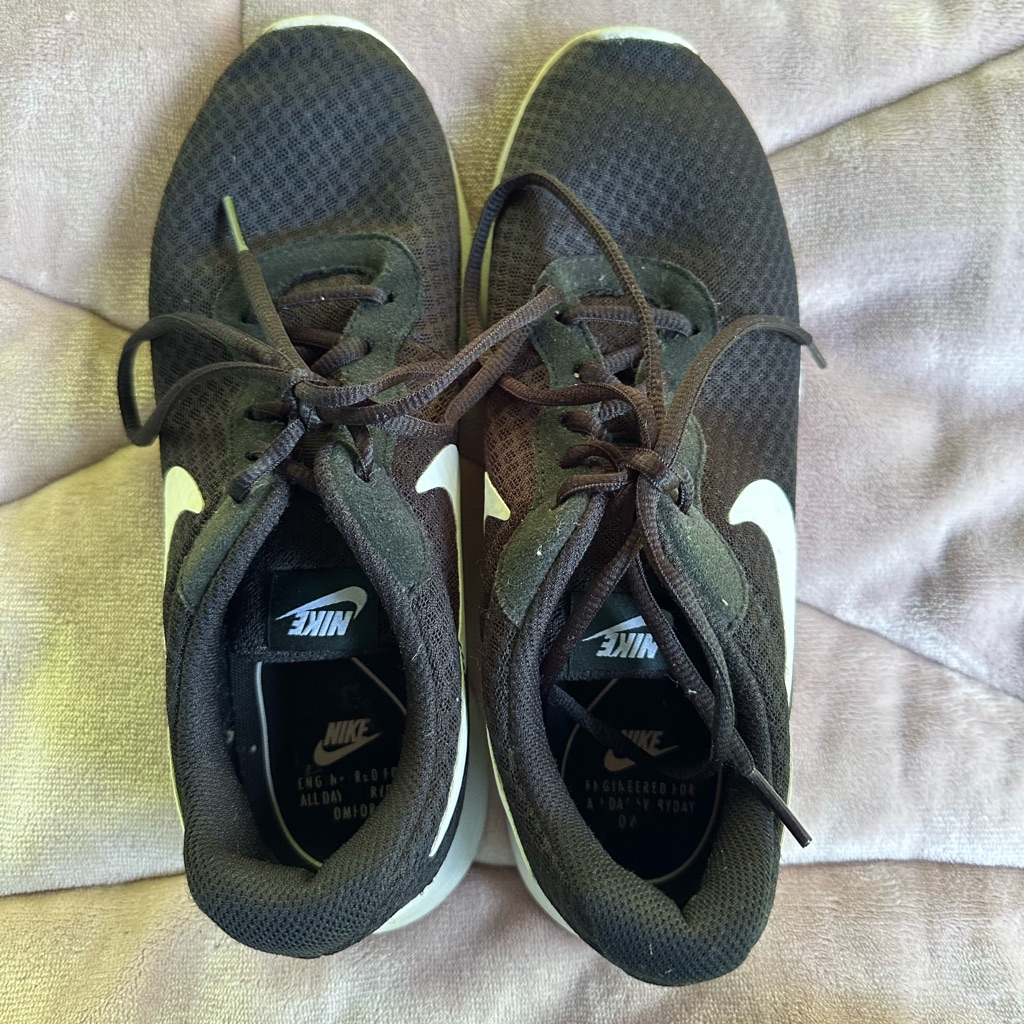 Nike Shoes | Black And White Nike Tennis Shoes | Color: Black | Size: 9