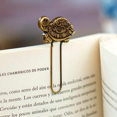 'Antique-Finished Golden Zamac Metal Turtle Clip Bookmark'