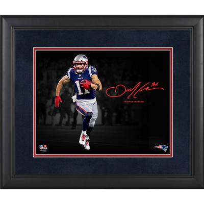Julian Edelman New England Patriots Gerahmtes 11" x 14" Spotlight-Foto - Faksimile-Signatur Image