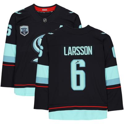 Adam Larsson – Tiefseeblaues, signiertes Fanatics Breakaway-Trikot der Seattle Kraken mit Trikot-Aufnäher der Eröffnungssaison Image
