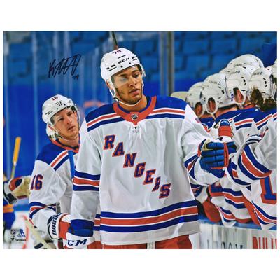 Autogrammfoto von K'Andre Miller, New York Rangers, 16 x 20 Zoll, erstes NHL-Tor, Handshake-Linie Image