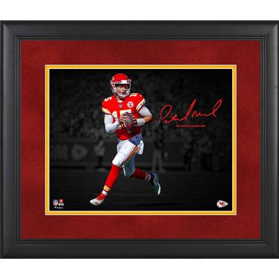 Patrick Mahomes Kansas City Chiefs Gerahmtes 11" x 14" Spotlight-Foto - Faksimile-Signatur Image