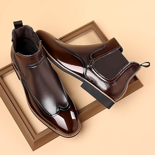 Chelsea-Stiefel aus Lacklederimitat für Herren – klassisches Brogue-Design mit Flügelkappe für formelle und legere Anlässe Image