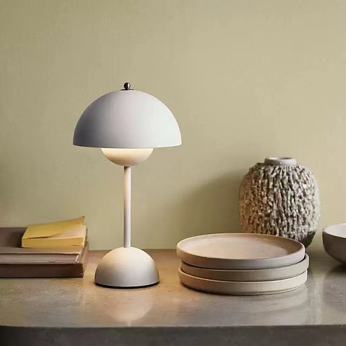 Moderne Bud Macaron Tischlampe, nordische einfache wiederaufladbare Touch-Nachttischlampe, dänischer Designer kreatives Pilzhaus-Schlafzimmer-Nachtlicht Image