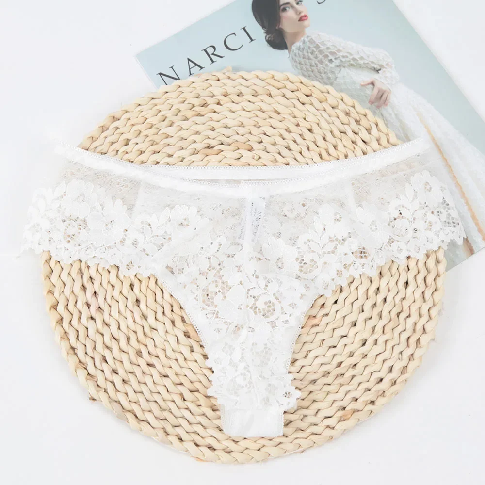 Slip noir Sexy en dentelle pour femmes, culotte ajourée en dentelle florale, taille basse, sous-vêtements respirants, Lingerie féminine