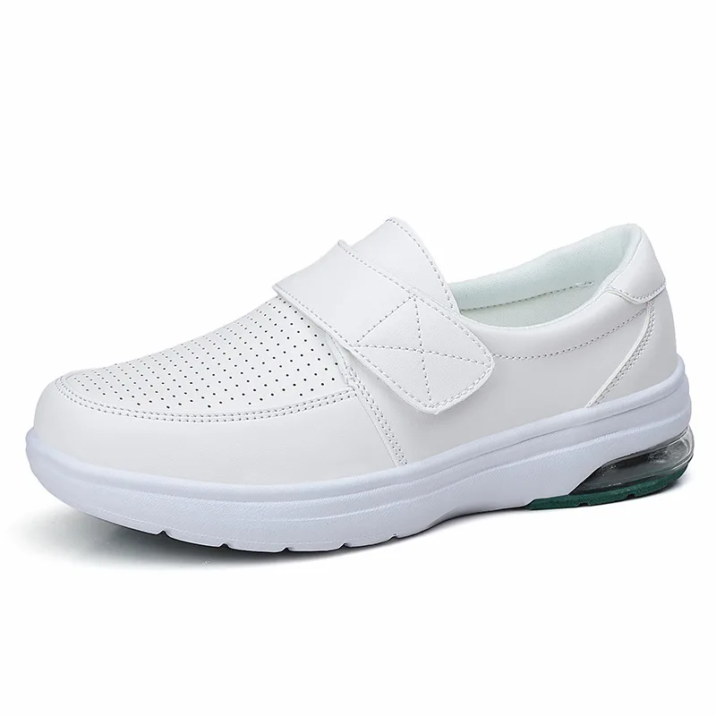 Scarpe bianche con plateau Scarpe da lavoro da infermiera leggere e comode casual da donna Moda slip on mocassini antiscivolo Chaussure Femme