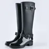 Punk Stil Zipper Hohe Stiefel frauen Reine Farbe Regen Stiefel Outdoor Gummi Wasser schuhe Für Weibliche 36-41 plus größe
