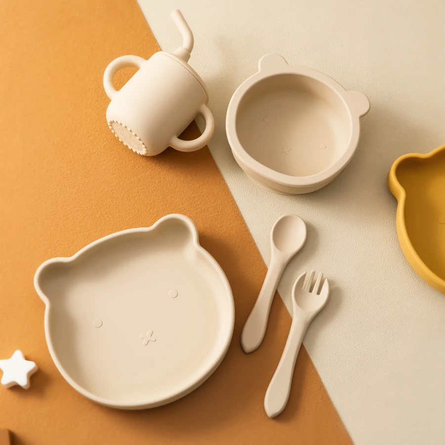 5 Stück Silikon Baby Geschirr Sets reine Farbe Utensilien tragbare Trinkbecher Cartoon Bär Form Platte Schüssel Fütterung sets für Baby Image