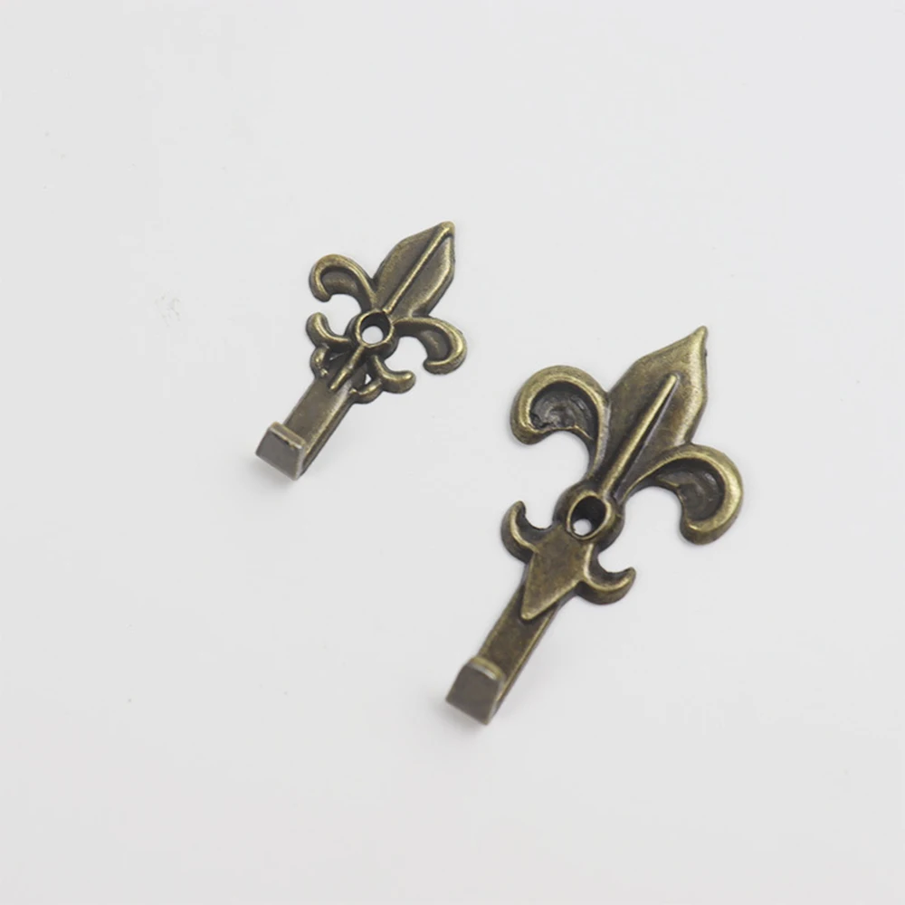 10 Stück Haken Wanddekoration Antik Bronze Metall Vintage Haken Kleiderbügel Halter mit Schrauben zum Aufhängen von Handtuch Kleidung Taschen 2 Größen