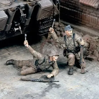 Soldaten werfende Granate im Maßstab 1:35, 2. Weltkrieg (2 Figuren), Harzfiguren-Modellbausatz, Image