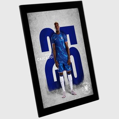 Chelsea Moises Caicedo 2024-25 Druck – Glasrahmen – 8 x 6 Zoll Image