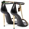 Kette Decor Metall Heels Sandalen Vorhängeschloss Schnalle Offene spitze frauen Sandalen Schwarz Leder Luxus Elegante Partei Schuhe Große größe