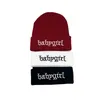 1 stücke Herbst Winter Persönlichkeit Brief Stickerei schwarz Strick mütze warm weich Hip Hop Ski mütze Mützen Mütze rot weiß