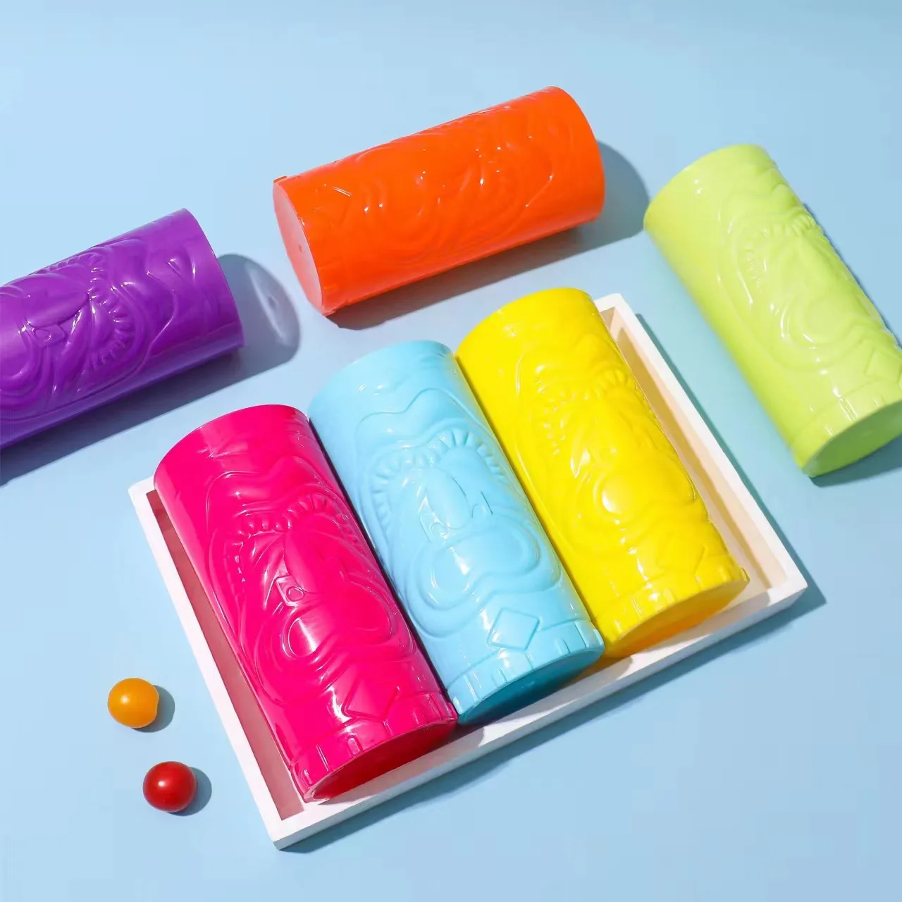 Kunststoff-Tiki-Glas, BPA-frei, 24-Unzen-Partytassen, wiederverwendbare Becher, unzerbrechliches Glas für Halloween oder Weihnachtsfeiertage Image