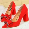 BIGTREE Feen-Stil Damen-Pumps mit Schleife, 2024, Frühling und Herbst, neu, 8,5 cm, Block-High-Heels, Flock-Schuhe, Slip-On, kleine Größe 34–40, Schwarz, Rot