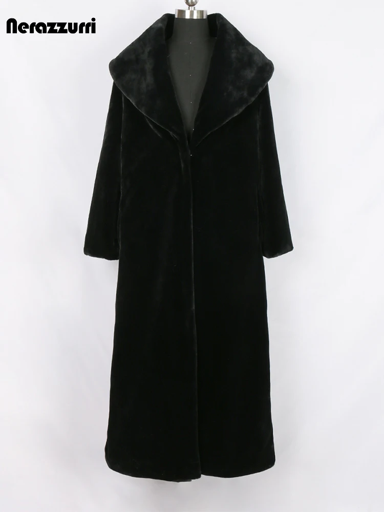 Nerazzurri Extra Langer Schwarzer Winter-Kunstpelzmantel für Damen, langärmelig, Übergröße, eleganter, flauschiger, geschorener Nerzpelzmantel, 6XL, 7XL