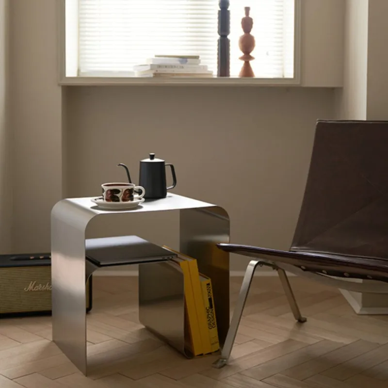 Antiker minimalisti scher Edelstahl Nachttisch Beistell tisch integral geformter Lagers chrank Couch tisch Vintage Bauhaus Image
